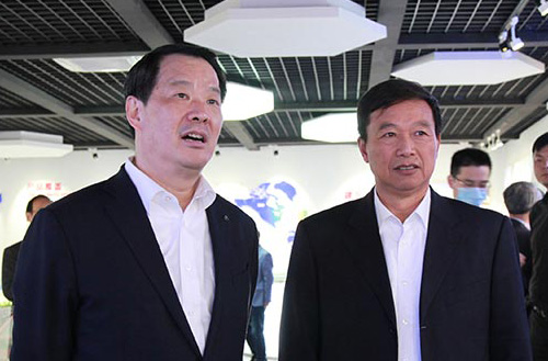 中建材總裁、中國工程院院士彭壽一行蒞臨鵬飛集團考察